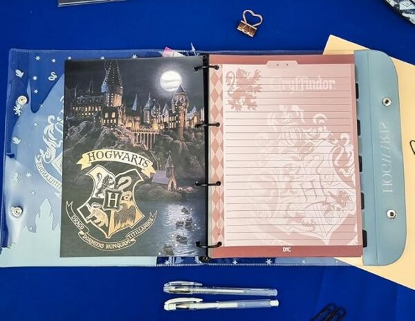 Caderno Argolado Universitario em PVC Cristal com 192 folhas Harry Potter - Fechamento em Botão - DAC - Image 3