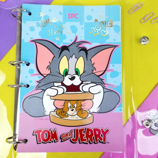 Caderno Argolado Colegial em PVC Cristal com 192 folhas Tom&Jerry - Fechamento em Botões - DAC - Image 4