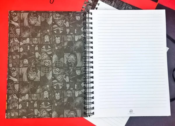 Caderno Smart Universitário Com 80 folhas e 10 divisórias Reposicionáveis (90g) Marvel - Fechamento em Elástico - DAC - Image 3